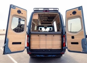 Faltbarer Topper mit unterem Schnitt rechts und links